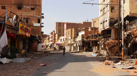 Reuters A city battered by the year-long civil war in Sudan residents in Omduran have found themselves besieged in their homes