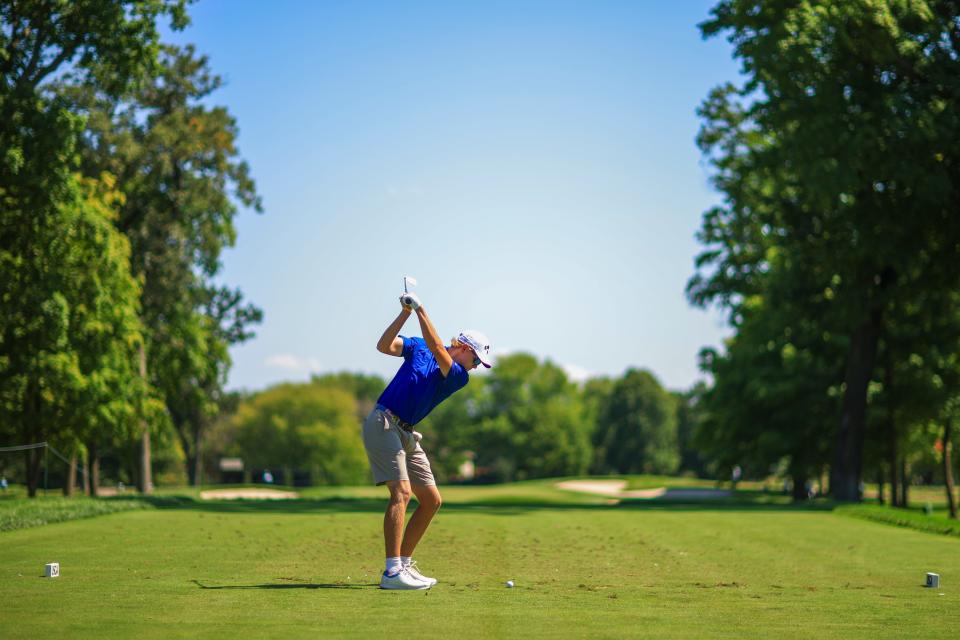 Ian Gilligan plays his tee shot on the third hole during the first round of stroke play of the 2024 U.S. Amateur at Hazeltine National Golf Club in Chaska, Minn. on Monday, Aug. 12, 2024. (Mike Ehrmann/USGA)