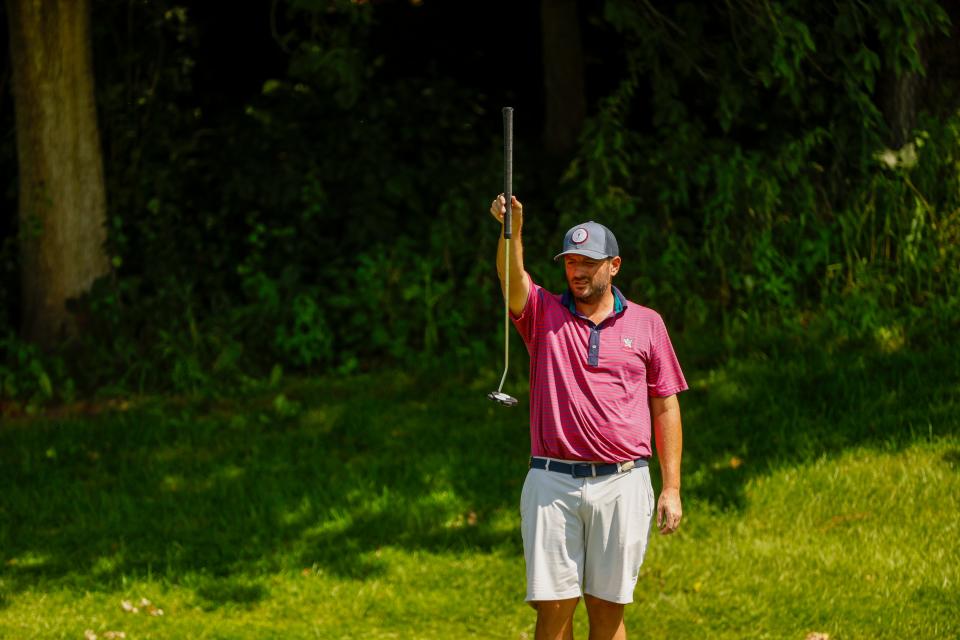 Jimmy Ellis lines up his putt on the 18th hole during the second round of stroke play of the 2024 U.S. Amateur at Chaska Town Course in Chaska, Minn. on Tuesday, Aug. 13, 2024. (Chris Keane/USGA)