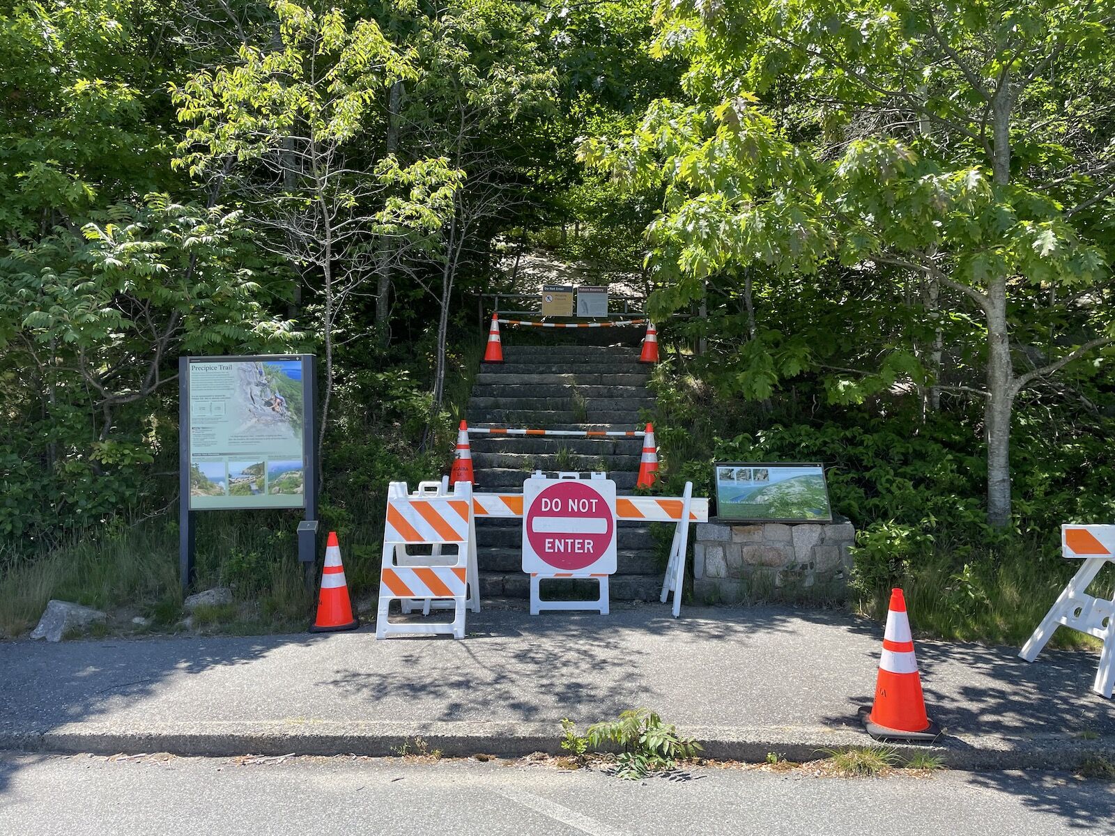 national park wildlife - acadia trail closure sign