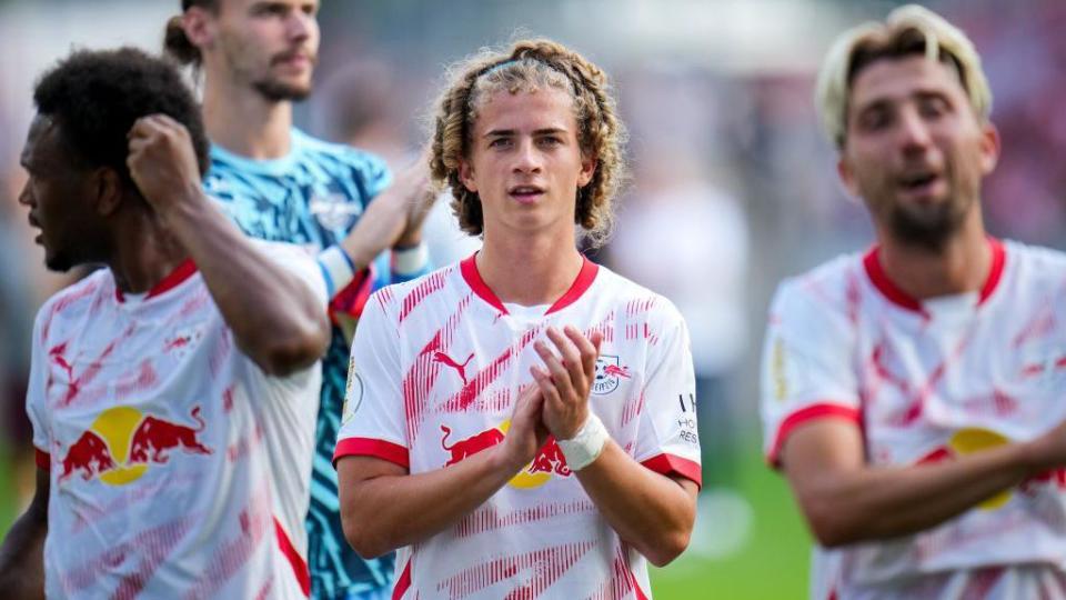 Viggo Gebel makes his RB Leipzig debut 