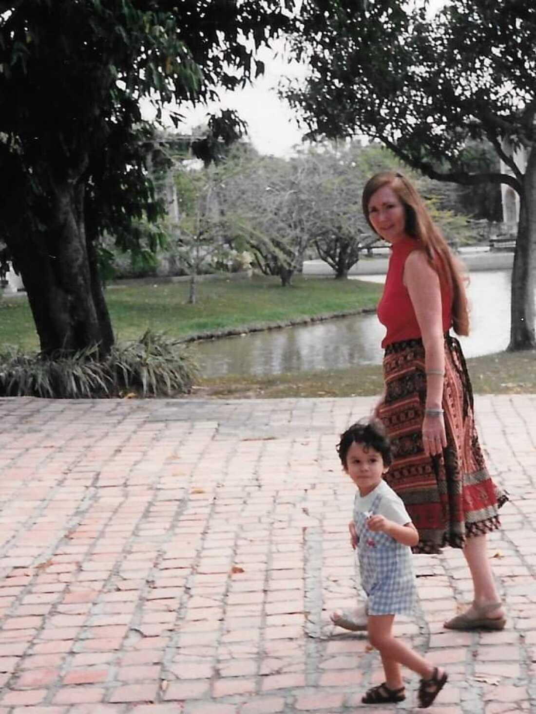 Barbara Webber and Ravi Coutinho, in his childhood.