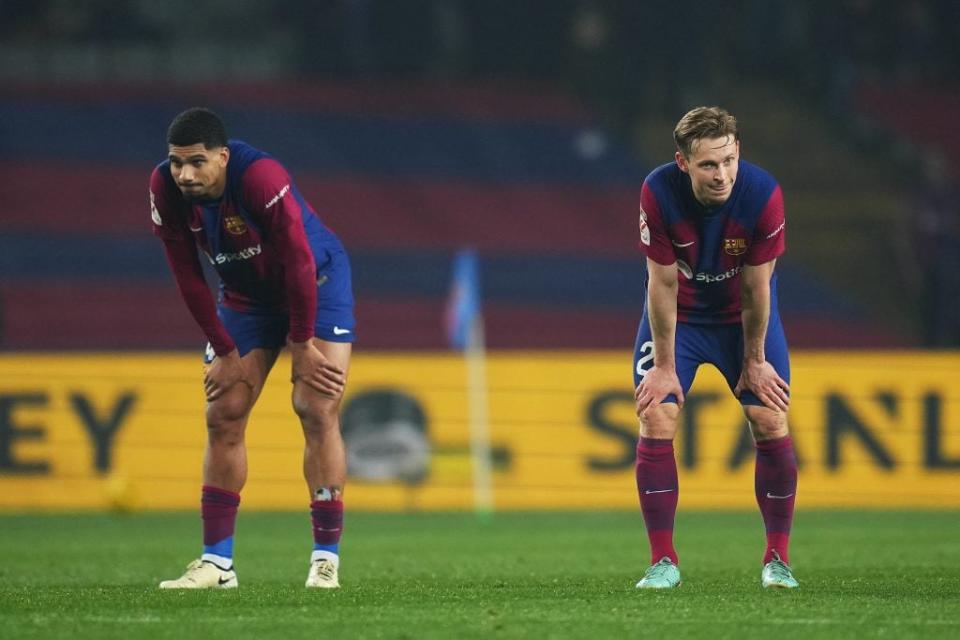 The cases of Frenkie de Jong and Ronald Araujo are very complex. (Photo by Alex Caparros/Getty Images)