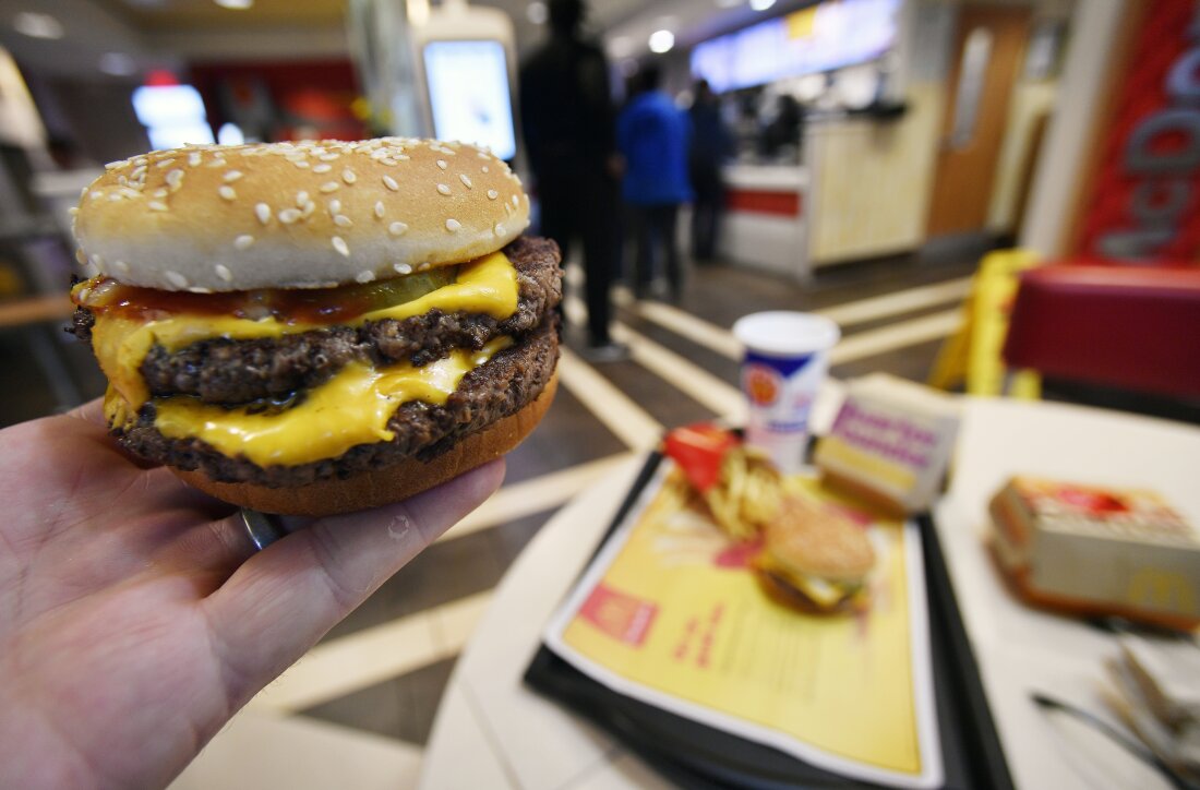 McDonald’s tries to reassure clients after lethal E. coli outbreak